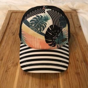 Roxy tropical hat